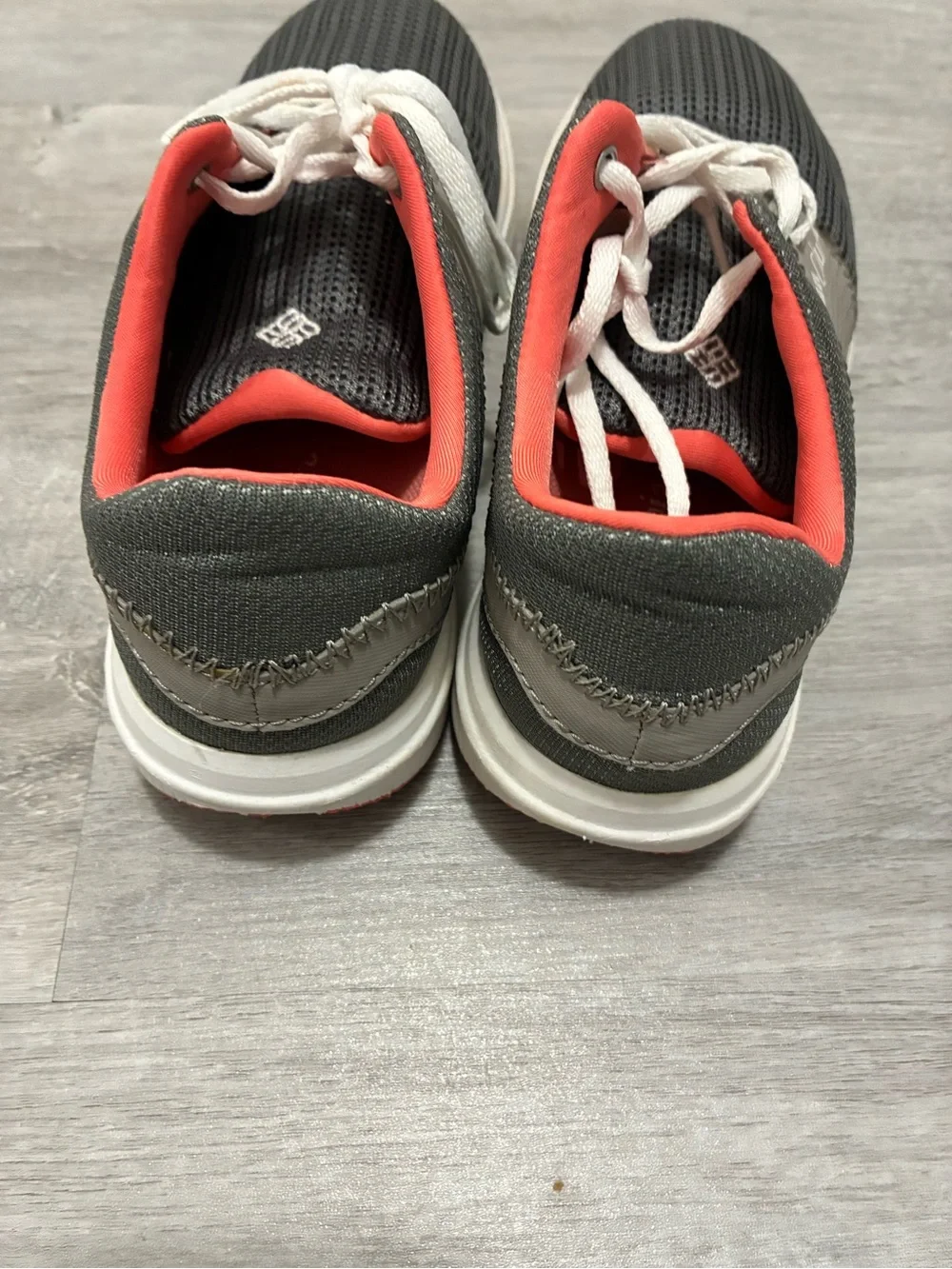 Columbia Gray, Black & Coral Women's Lightweight Sneakers Size 7
